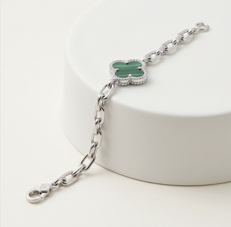 Élora Malachite Charm Bracelet